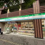 ラグジュアリ難波301